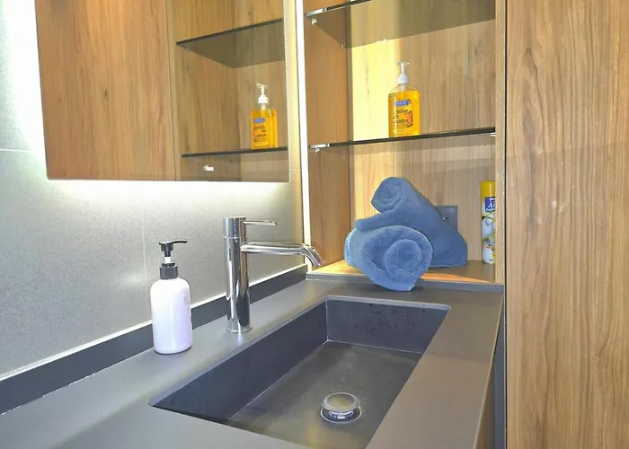 Rivendale 2 Bedroom 2 Bathroom With Balcony And Sea Views In The Nogalera Complex By Namaste Elite アパート トレモリノス