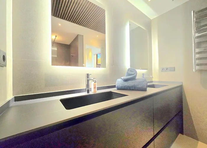 Rivendale 2 Bedroom 2 Bathroom With Balcony And Sea Views In The Nogalera Complex By Namaste Elite Apartmán